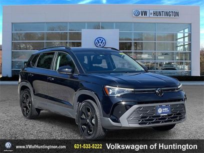 Certified 2025 Volkswagen Taos SE w/ Taos Adventure Package (SXB)