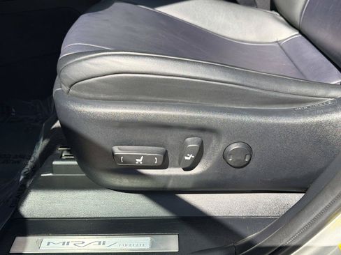 Used 2019 Toyota Mirai FWD image 19