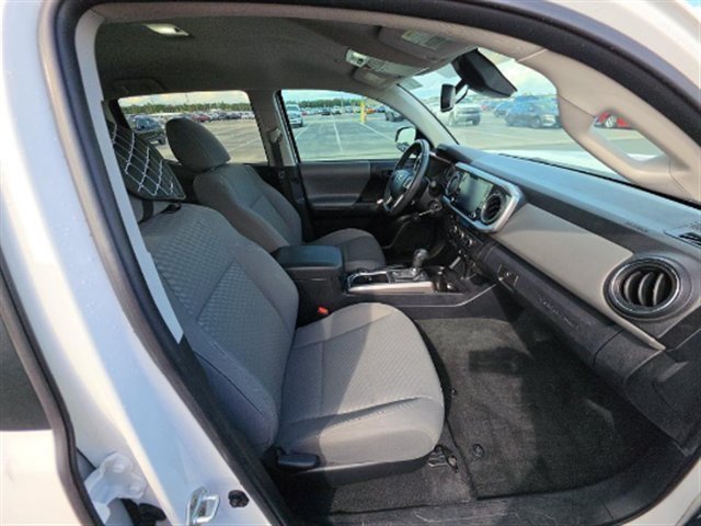 Used 2022 Toyota Tacoma SR5 w/ Technology Package RWD image 4