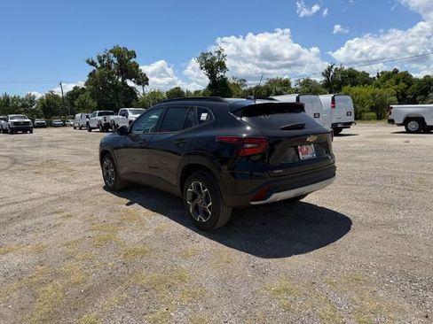 New 2026 Chevrolet Trax LT FWD image 8