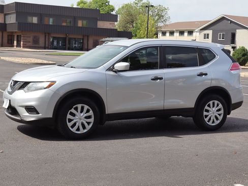 Used 2016 Nissan Rogue S AWD/4WD image 10