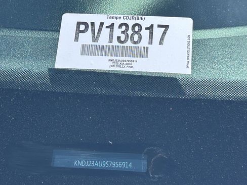 Certified 2025 Kia Soul LX w/ LX Technology Package FWD image 31