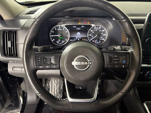 Used 2023 Nissan Pathfinder SL image 19