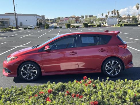 Used 2018 Toyota Corolla iM image 7