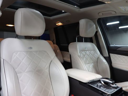 Used 2019 Mercedes-Benz GLS 550 4MATIC w/ Grand Edition Package image 25