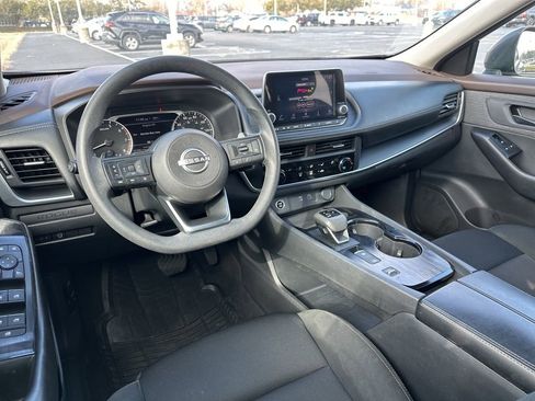 Used 2023 Nissan Rogue S image 24