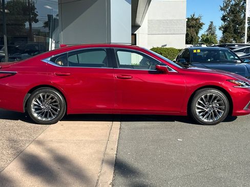Certified 2025 Lexus ES 300h w/ Accessory Package (Z1) FWD image 3