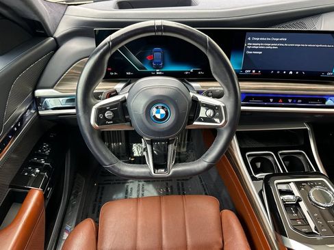 Used 2023 BMW i7 xDrive60 AWD/4WD image 15