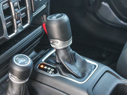 Used 2019 Jeep Wrangler Unlimited Sport S image 20