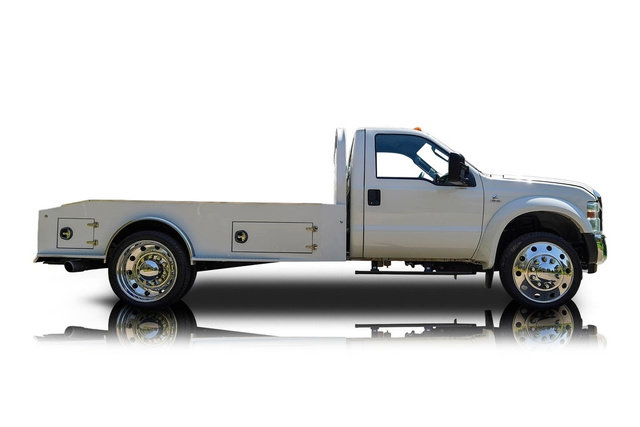 Used 2008 Ford F550 2WD Regular Cab Super Duty image 2