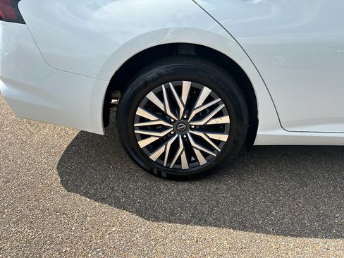 Used 2025 Nissan Altima 2.5 SV image 5