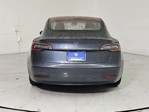 Used 2018 Tesla Model 3 Mid Range image 5