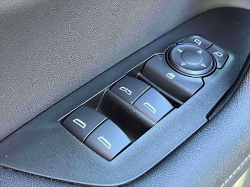 Used 2025 Chevrolet Blazer LT image 18