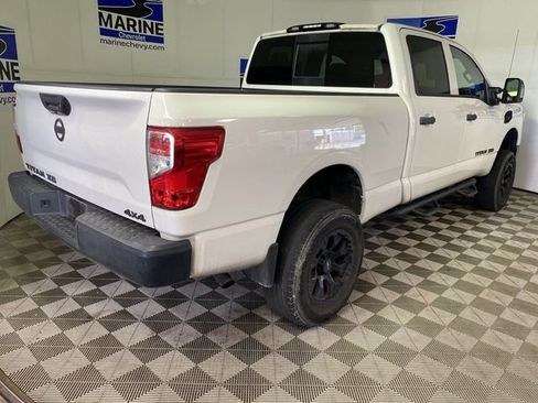 Used 2018 Nissan Titan S w/ GAWR Package AWD/4WD image 16