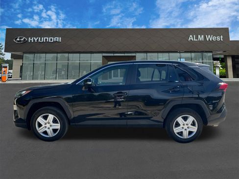 Used 2025 Toyota RAV4 LE AWD/4WD image 8