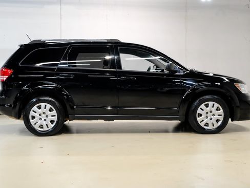 Used 2017 Dodge Journey SE image 8