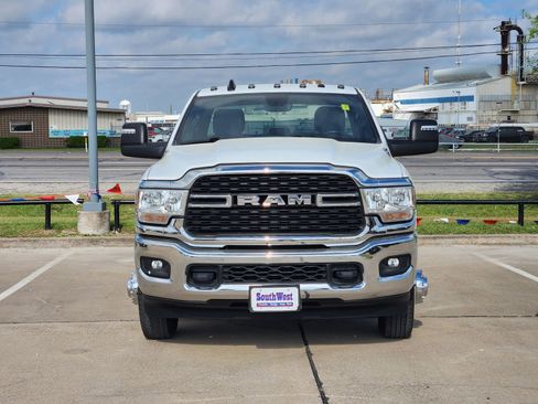 Used 2024 RAM 3500 Big Horn AWD/4WD image 6