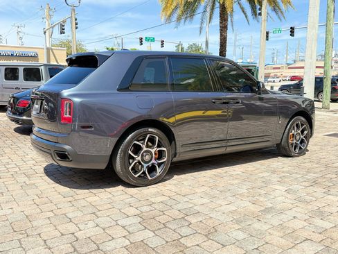 Used 2023 Rolls-Royce Cullinan Black Badge w/ Dark Exterior Package AWD/4WD image 11