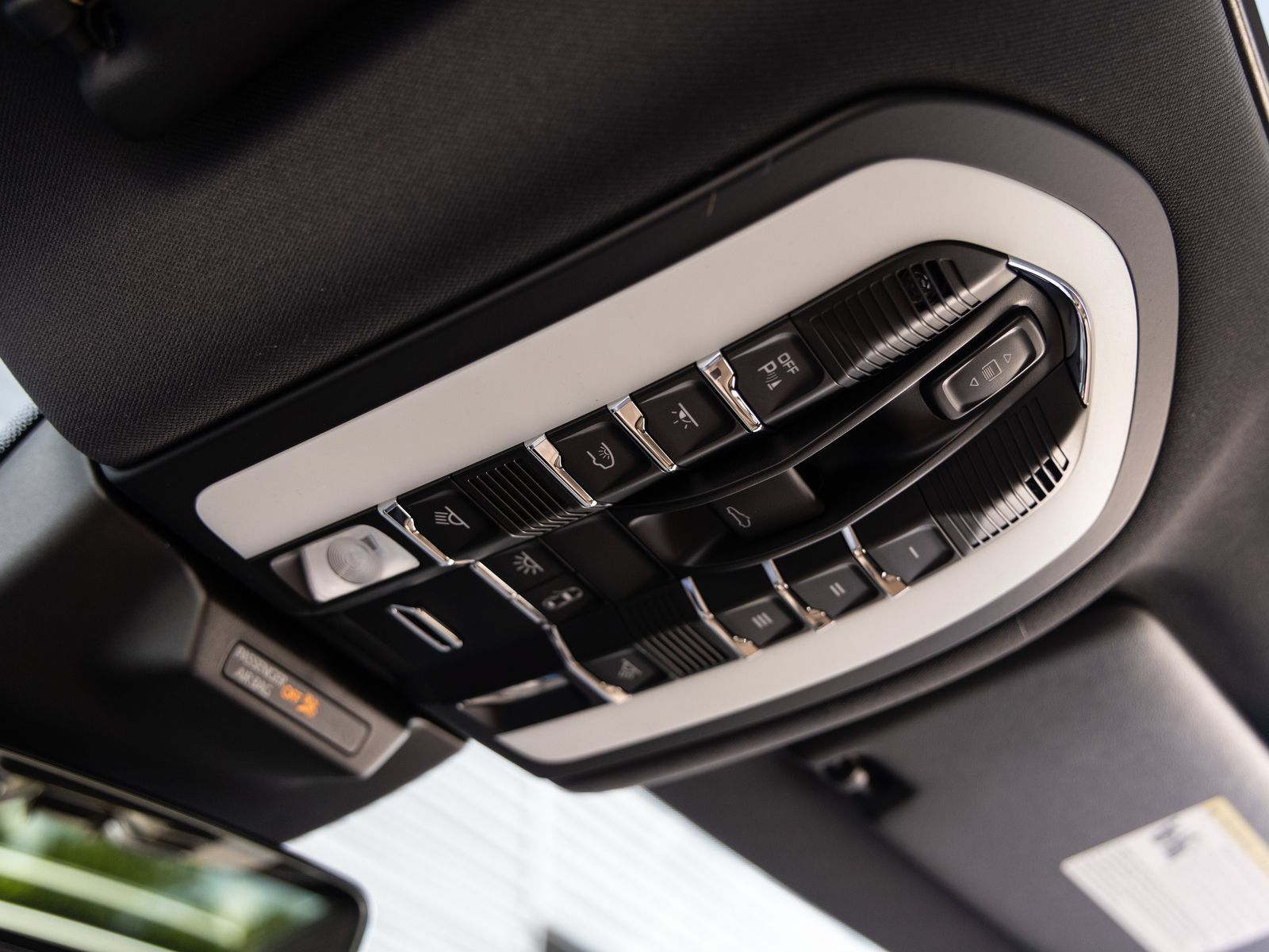 Certified 2026 Porsche Macan AWD/4WD image 19