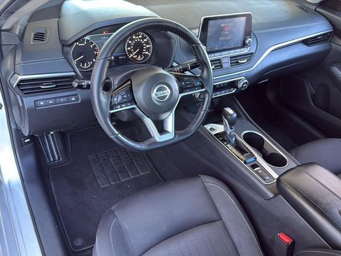 Used 2019 Nissan Altima 2.5 SV image 16