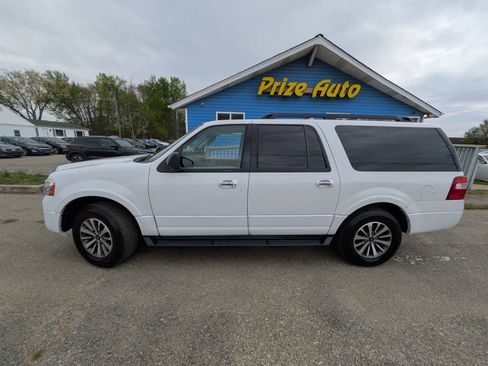 Used 2017 Ford Expedition EL XLT w/ Equipment Group 202A image 2