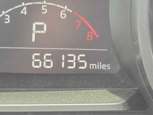 Used 2018 MAZDA MAZDA3 Sport image 17