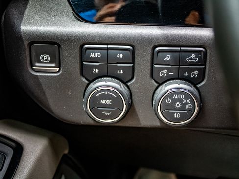 Used 2024 Chevrolet Silverado 1500 ZR2 AWD/4WD image 42