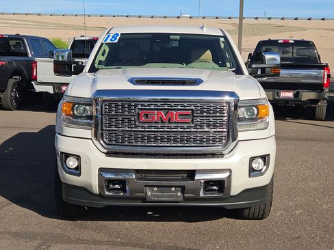 Used 2018 GMC Sierra 2500 Denali w/ Duramax Plus Package image 2