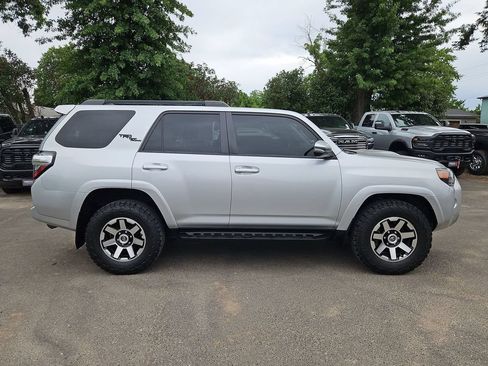 Used 2020 Toyota 4Runner TRD Off-Road Premium w/ Moonroof Package AWD/4WD image 8