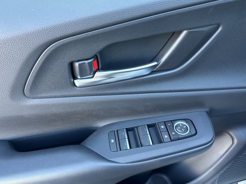 New 2026 Toyota Prius Plug-In Hybrid image 10