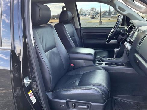 Used 2018 Toyota Sequoia SR5 image 8