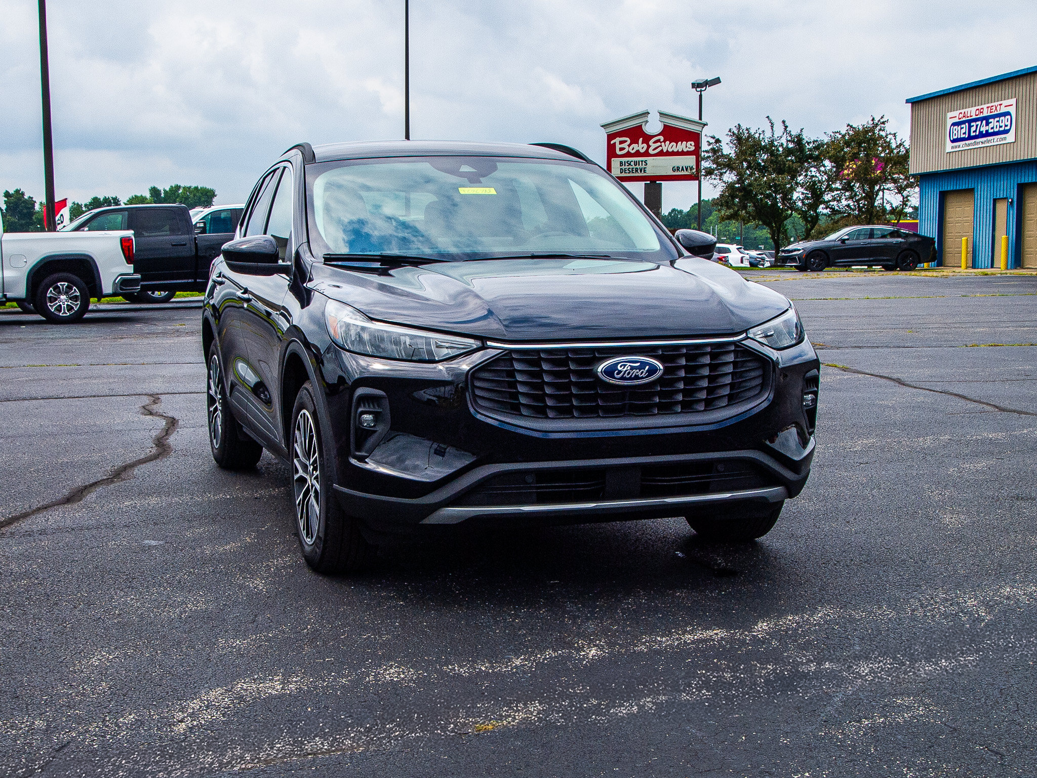 Used 2025 Ford Escape SE FWD image 10