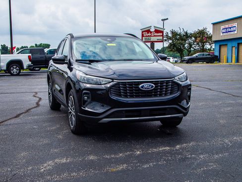 Used 2025 Ford Escape SE FWD image 10