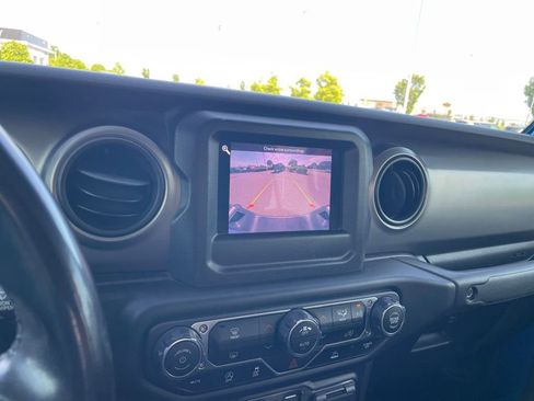 Used 2020 Jeep Gladiator Sport w/ Quick Order Package 24S AWD/4WD image 21