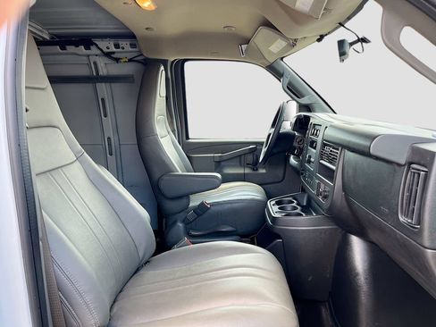 Used 2025 Chevrolet Express 2500 w/ Driver Convenience Package RWD image 23