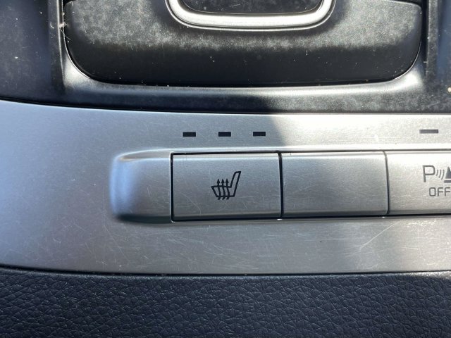 Certified 2024 Kia Carnival LX FWD image 29