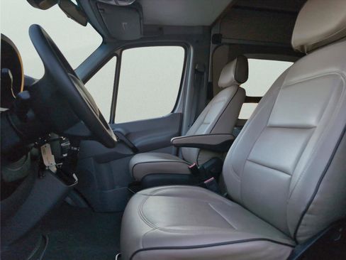 Used 2016 Mercedes-Benz Sprinter 3500 image 13