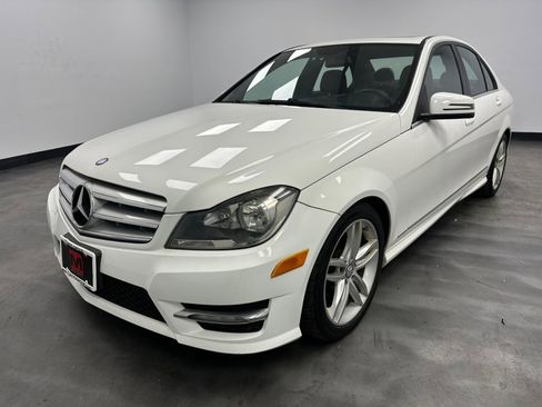 Used 2013 Mercedes-Benz C 250 Sport image 2
