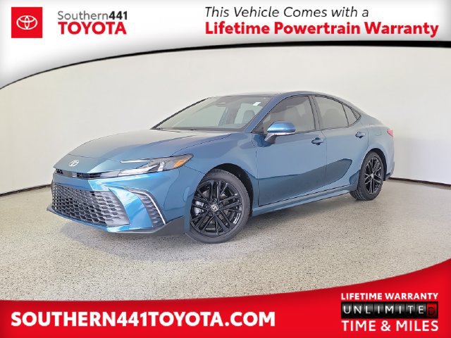 Used 2026 Toyota Camry SE FWD image 1
