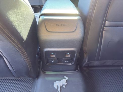 Used 2024 Ford Bronco Wildtrak image 24