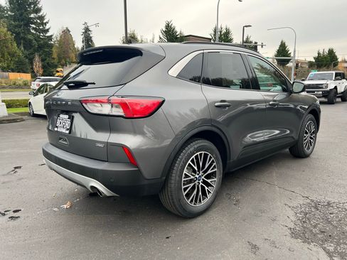 Used 2022 Ford Escape SEL w/ Technology Package image 5