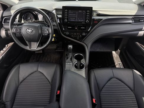 Used 2023 Toyota Camry SE FWD image 11