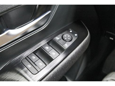 Used 2026 Nissan Kicks SV w/ SV Premium Package FWD image 19