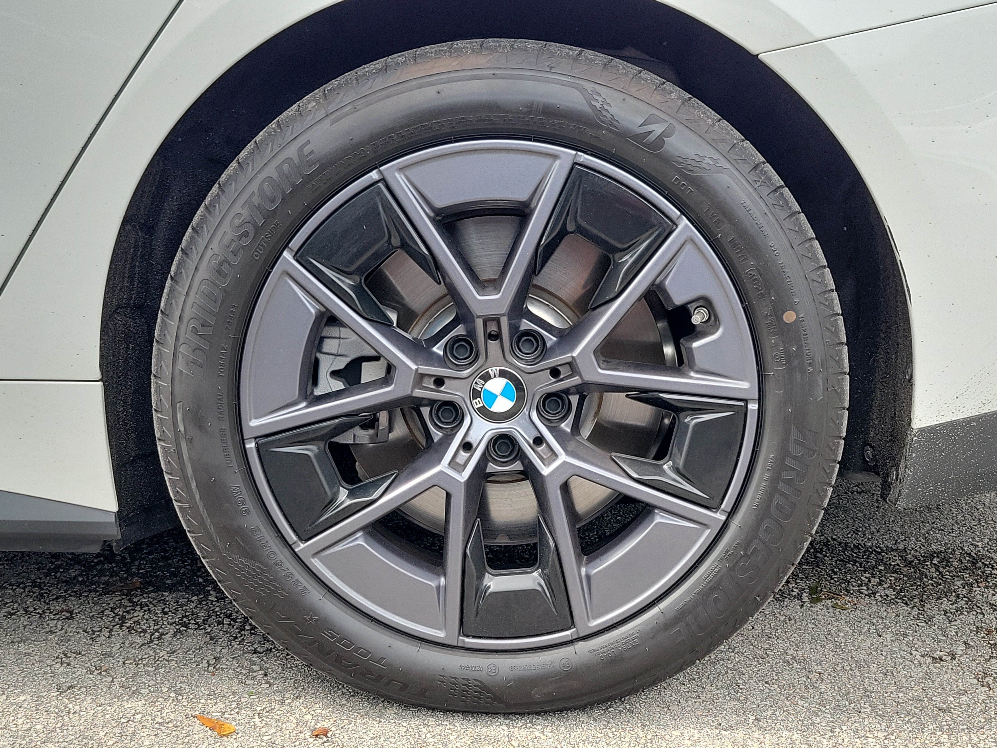 Certified 2025 BMW i4 eDrive40 RWD image 6
