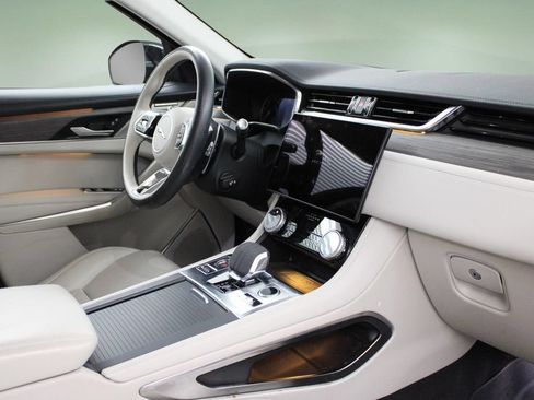Used 2022 Jaguar F-PACE S AWD/4WD image 22