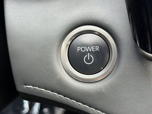 Certified 2025 Toyota Highlander XLE image 22