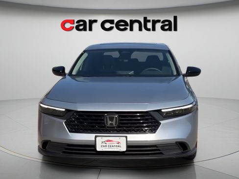 Used 2025 Honda Accord SE image 9
