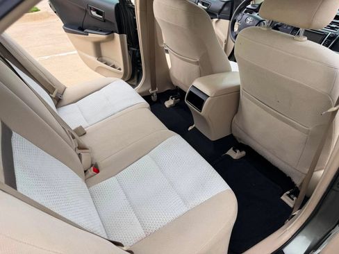 Used 2012 Toyota Camry LE FWD image 22