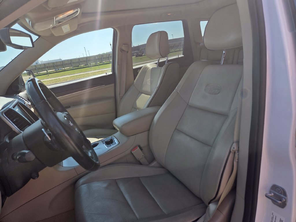 Used 2014 Jeep Grand Cherokee Overland AWD/4WD image 5