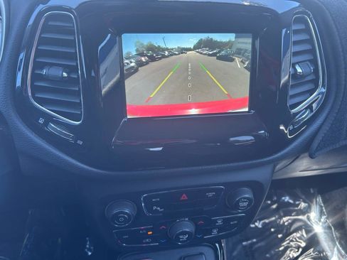 Used 2020 Jeep Compass Latitude image 21